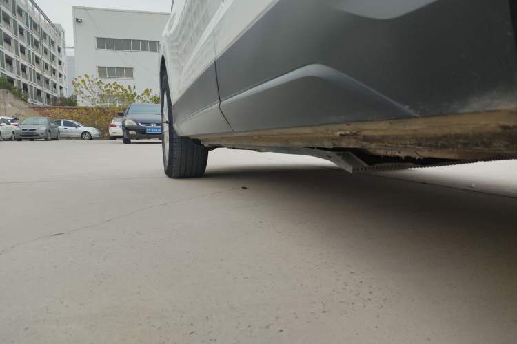 Used Volkswagen Tharu 2023 300TSI Two-Wheel-Drive Crescent Edition
