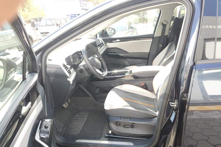 Used Volkswagen ID.6 CROZZ 2022 Long-Range PRO Edition
