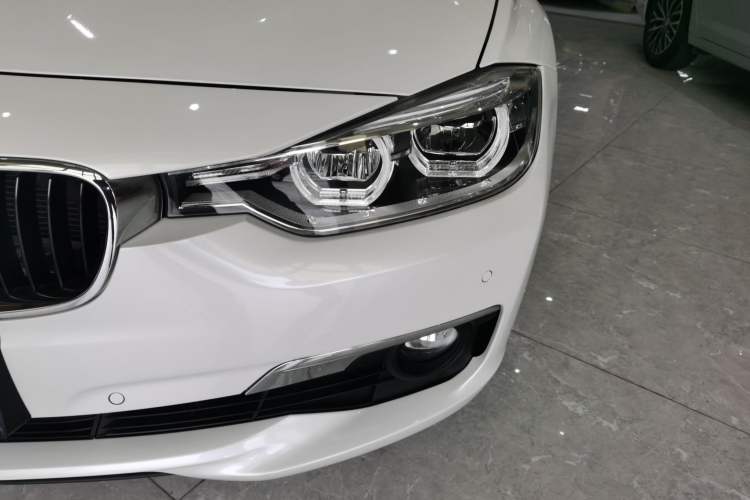 Used BMW 3 Series 2016 320Li Ambition Model
