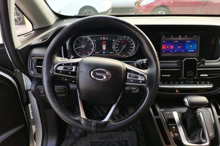 Used GAC Trumpchi M6 2021 270T DCT Luxury Edition (7 Seats)