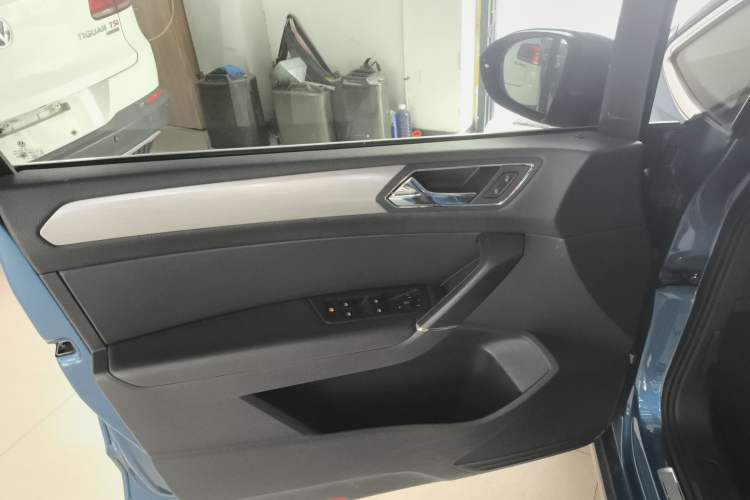 Used Volkswagen Touran 2018 Volkswagen Touran L 280TSI DSG Boundary Edition 7 Seats China VI Standard
