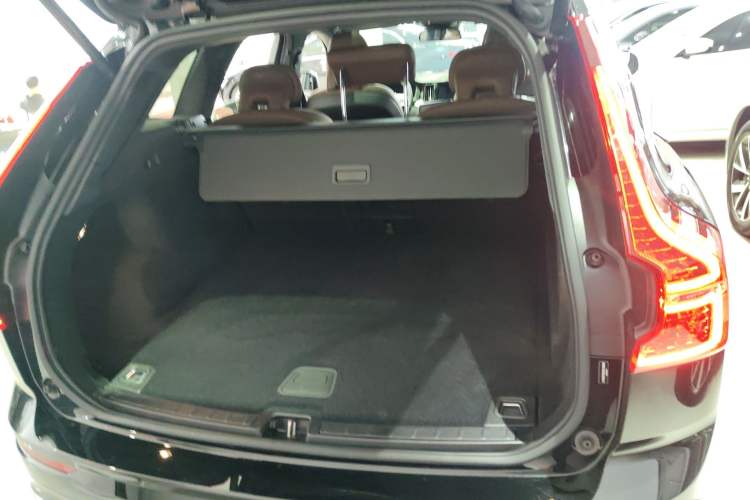 Used Volvo XC60 2025 B5 4x4 Smart Luxury Edition
