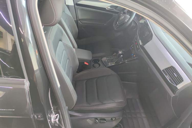 Used Volkswagen Tayron 2020 330TSI Two-Wheel Drive Luxury Smart Connectivity Version
