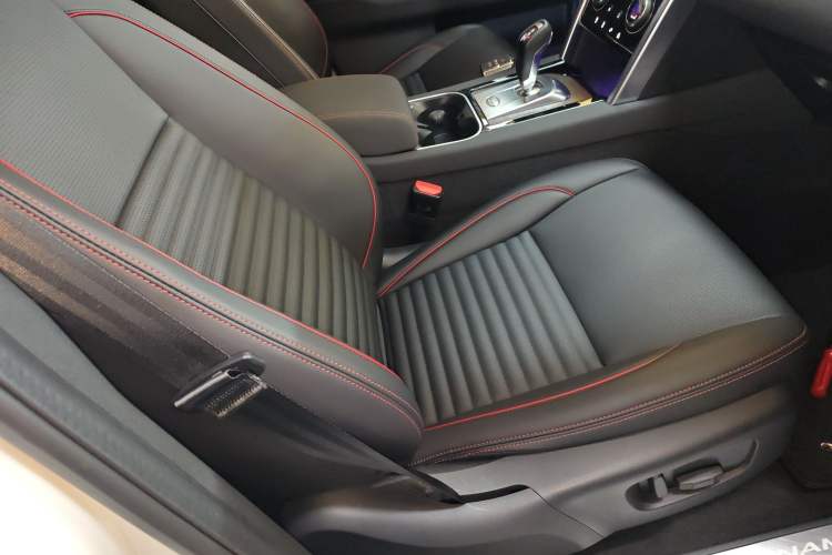 Used Land Rover Discovery Sport 2023 249 PS R-Dynamic S Performance Edition