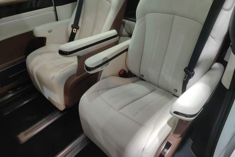 Used BYD Xia 2025 DM-i 1.5T 180km Excellence Model
