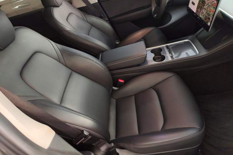 Used Tesla Model Y 2023 Rear-Wheel-Drive Version
