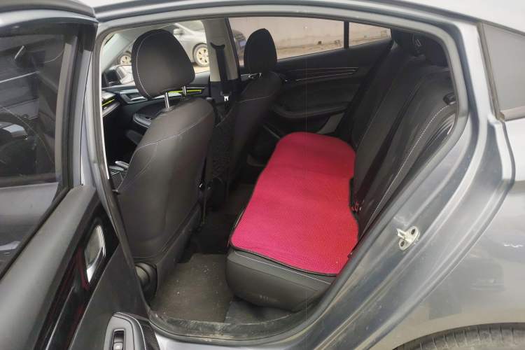 Used Roewe i5 2021 1.5L Manual Platinum Edition
