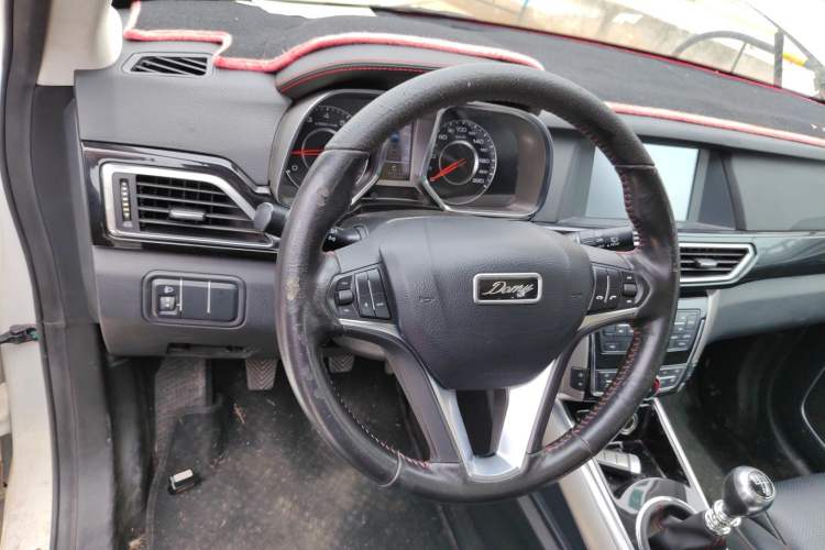 Used Zotye Domy X5 2017 Platinum Edition 1.5T Manual Luxury Model
