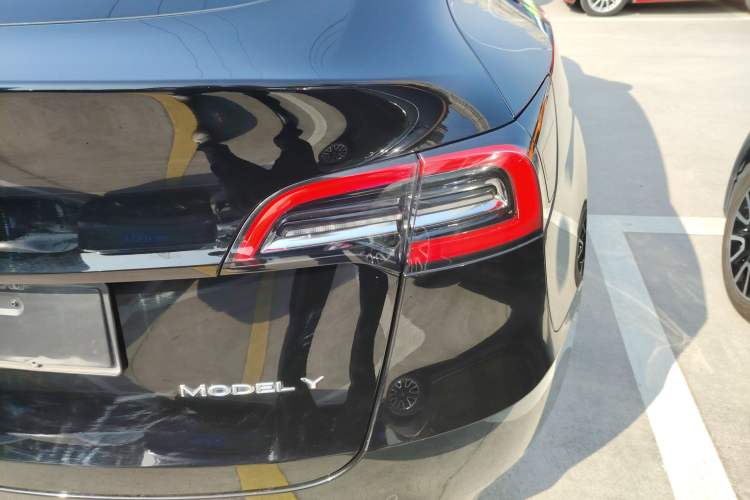 Used Tesla Model Y 2021 Standard Range Rear-Wheel Drive Version
