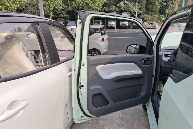 Used Wuling Hongguang MINIEV 2022 Macaron Premium Model – Lithium Iron Phosphate
