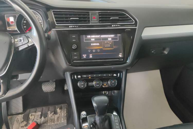 Used Volkswagen Tiguan L 2019 330TSI Automatic Two-Wheel Drive Smart Luxury Version China VI Standard