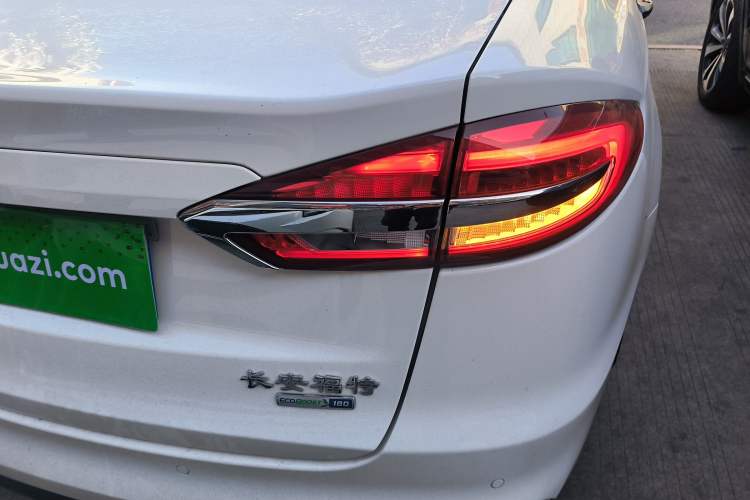 Used Ford Mondeo 2018 EcoBoost 180 Smart Control Fashion Model China VI Standard
