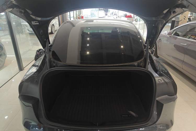 Used Tesla Model 3 2023 Rear-Wheel-Drive Version
