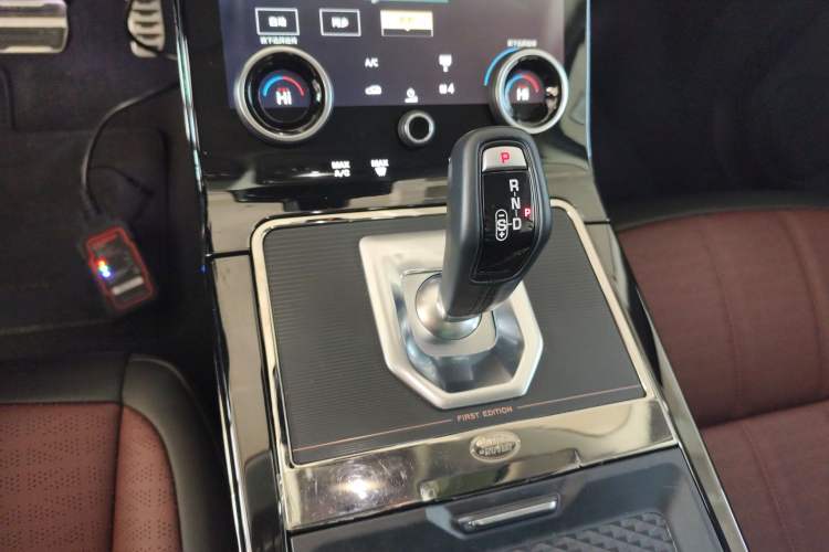 Used Land Rover Range Rover Evoque 2021 Range Rover Velar L 249PS R-Dynamic First Edition