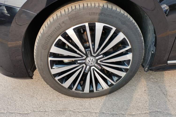 Used Volkswagen Passat 2019 330TSI Luxury Edition China VI Standard
