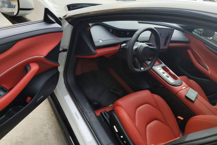 Used  SU7 2024 Rear-Drive Long-Range Intelligent Driving Version
