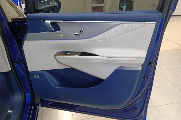 Used Buick GL8 New Energy 2024 Lu Zun Luxury Edition 6-Seater
