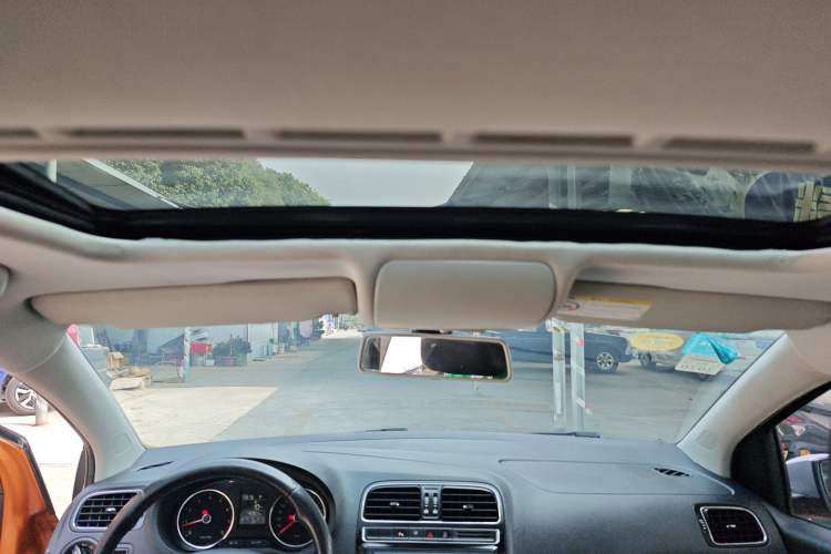 Used Volkswagen Polo 2014 1.6L Cross Polo Automatic