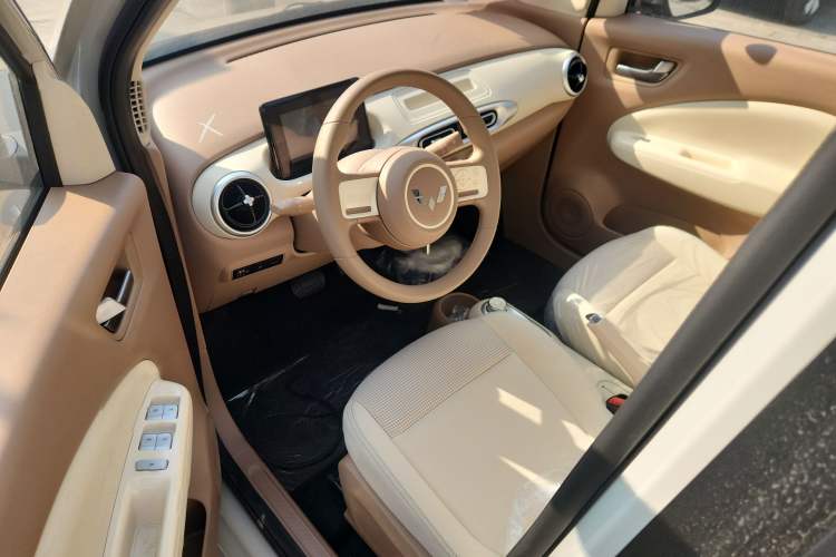 Used Wuling Hongguang MINIEV 2025 Four-Door Version Advanced Edition
