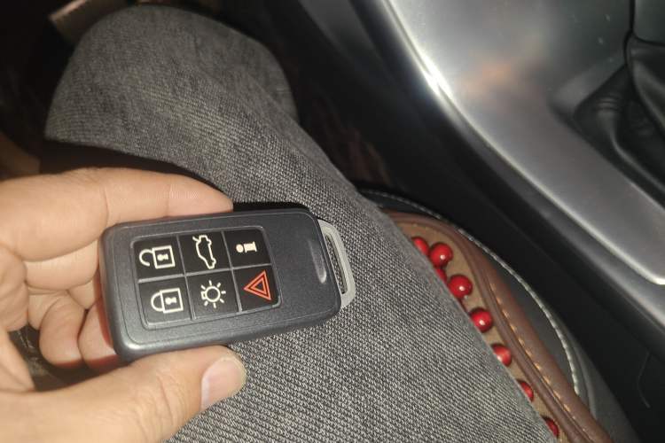 Used Volvo XC60 2017 T5 AWD Smart Upgrade Edition
