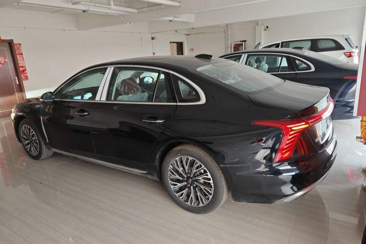 Used Hongqi H5 2024 2.0T Automatic Smart Connect Flagship Edition
