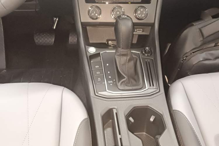 Used Volkswagen Lavida 2024 1.5L Automatic Starry Sky 5 Million Edition