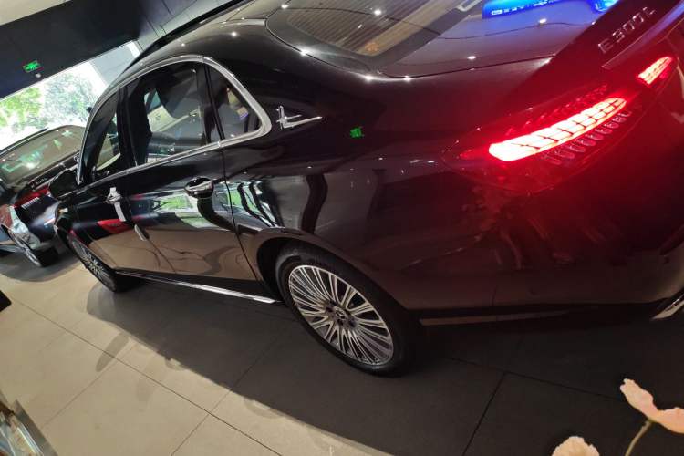 Used Mercedes-Benz E-Class 2022 E 300 L Stylish Model
