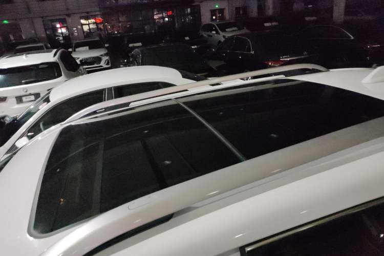 Used  Cherokee 2020 2.0L Two-Wheel Drive Classic Sports Edition
