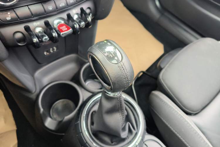 Used  MINI 2016 1.5T COOPER
