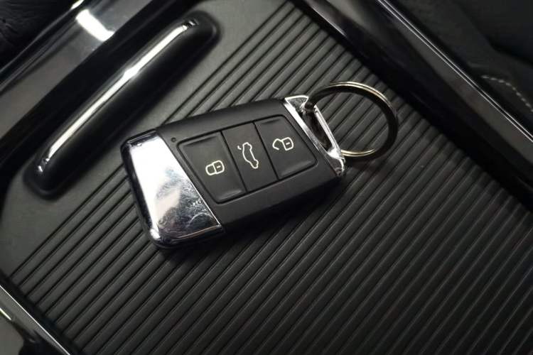 Used Volkswagen Passat 2025 Outstanding Model 330TSI Elite Edition
