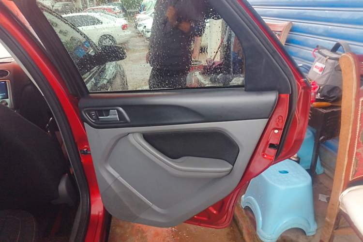 Used Ford Focus 2013 Hatchback Classic 1.8L Automatic Base Model
