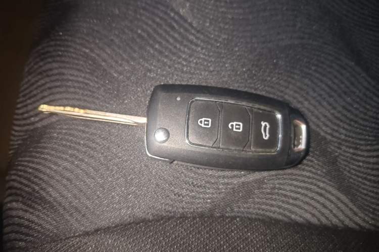 Used Kia K2 2015 Sedan 1.4L MT GLS