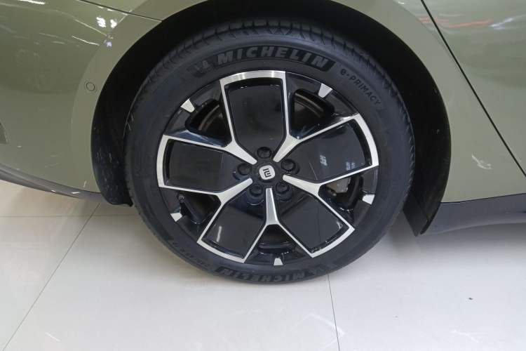 Used  SU7 2024 Rear-Drive Ultra-Long Range Advanced Pro-Level Intelligent Driving Version
