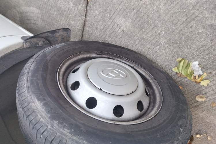 Used SAIC MAXUS Xintu V80 2023 2.0T Manual Classic Aoyuntong Power Version Short Wheelbase Ultra-Low Roof 5/6-Seater