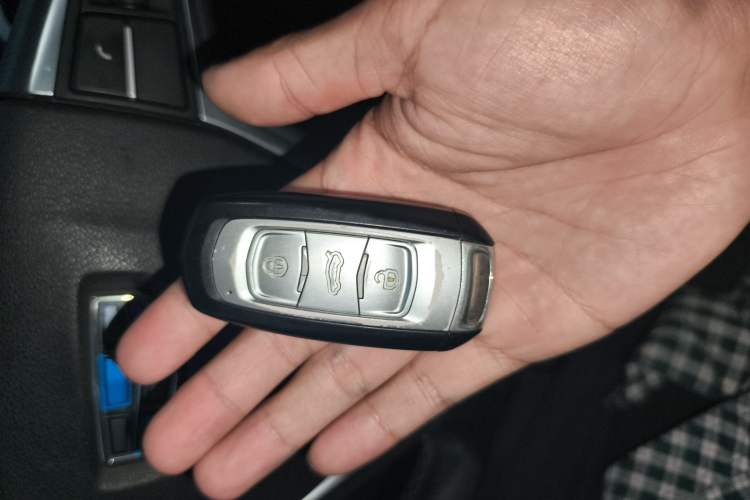 Used Geely Auto Emgrand X7 Sport 2016 2.0L Manual ZhiShang Version
