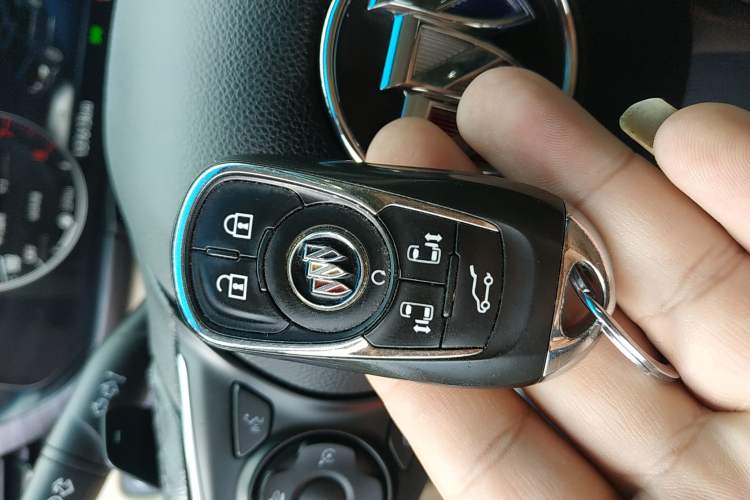 Used Buick GL8 2022 ES Land Cruiser 653T Luxury Model
