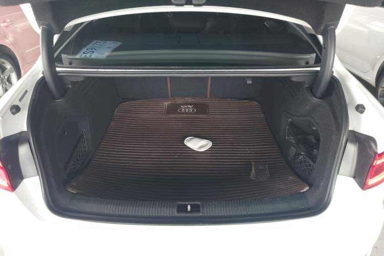 Used Audi A4L 2019 40 TFSI Fashion Edition China VI Emission Standard