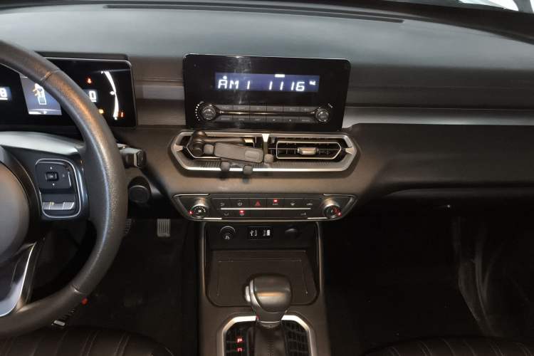 Used Great Wall King Kong Poer 2023 2.0T Automatic Diesel Two-Wheel-Drive Elite Version Flatbed GW4D20M
