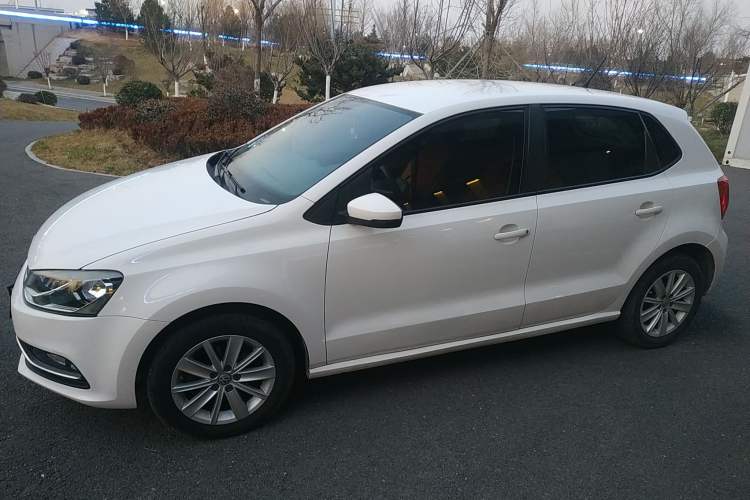 Used Volkswagen Polo 2014 1.6L Automatic Comfort Edition
