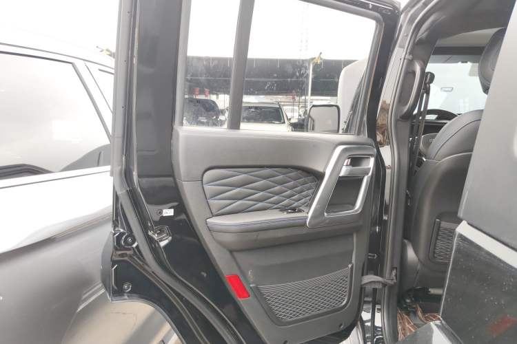 Used Beijing Auto BJ40 2023 2.0T Automatic Four-Wheel Drive Urban Hunter Edition Chivalrous Type
