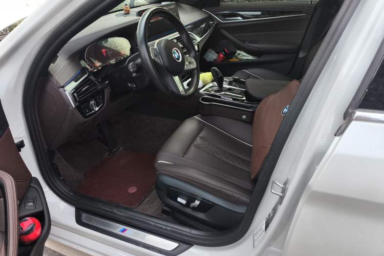 Used BMW 5 Series 2022 Second Facelift 525Li M Sport Package
