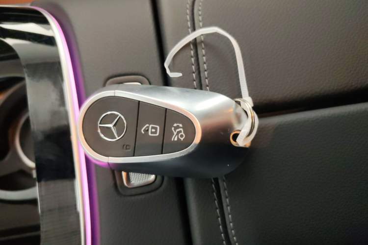 Used Mercedes-Benz E-Class 2025-Year Facelift E 260 L