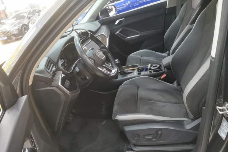 Used Audi Q3 2022 35 TFSI Progressive Dynamic Edition
