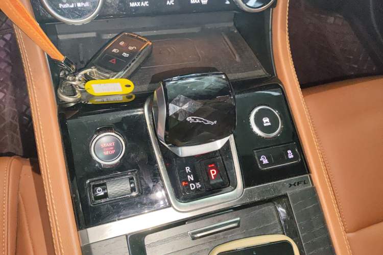 Used Jaguar XFL 2023 XFL 2.0T P250 Two-Wheel-Drive Elite Sport Edition
