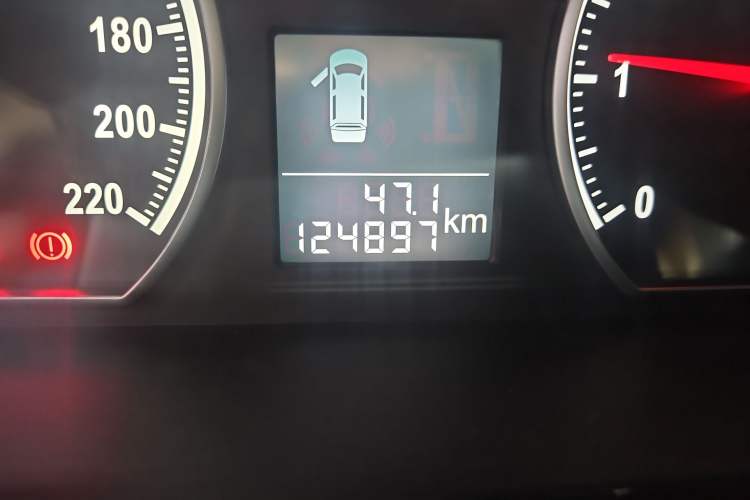 Used Jinbei Grace 2014 2.0L Luxury Short-Wheelbase 7-Seater 1TR
