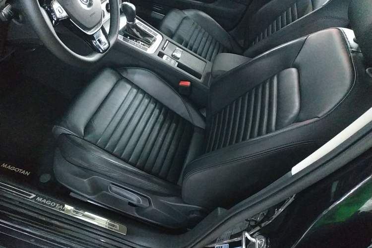 Used Volkswagen Magotan 2017 280TSI DSG Comfort Model
