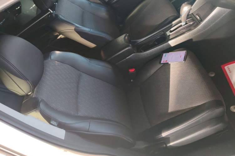 Used Honda Jade 2017 1.8L automatic Comfort version 5 seats
