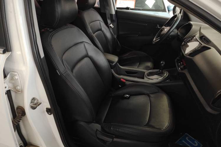 Used Kia Sportage R 2015 2.0L Automatic Two-Wheel Drive DLX Model
