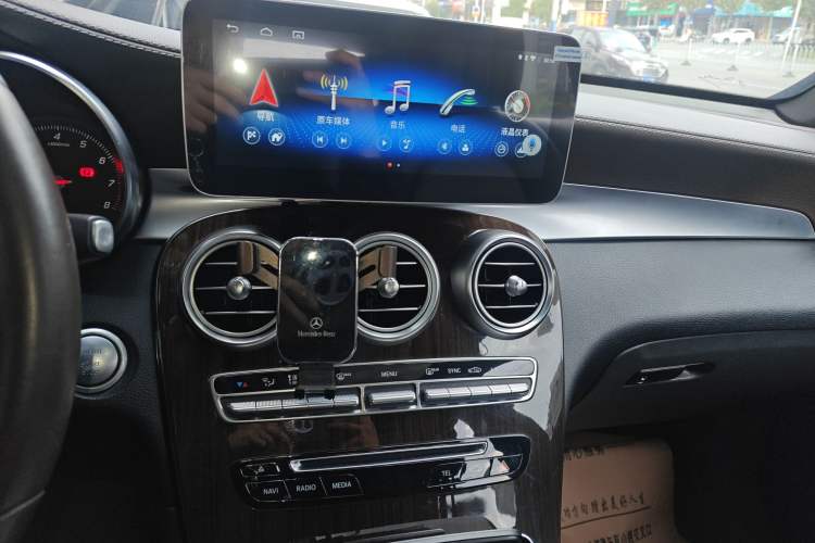 Used Mercedes-Benz GLC 2019 Facelift GLC 260 L 4MATIC Luxury Model
