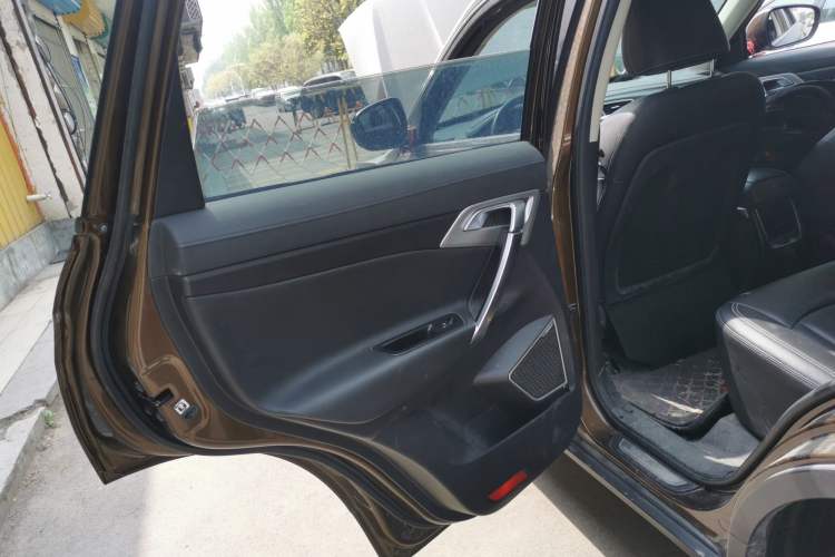 Used Geely Auto Emgrand X7 Sport 2016 1.8TD Automatic ZhiShang Model